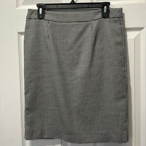 Reiss Women’s black/white houndstooth Perla skirt, size 6, never worn, no tags